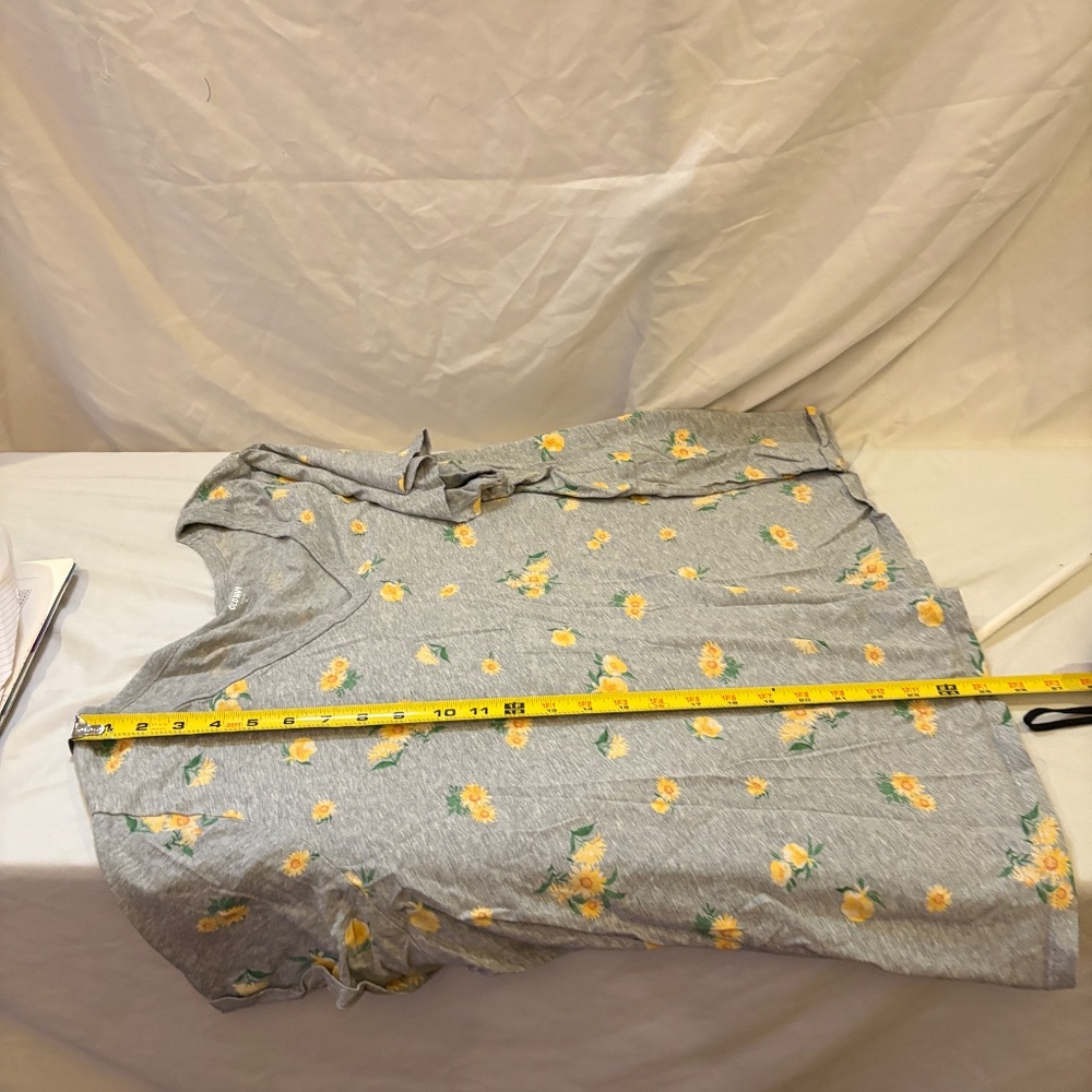 Old Navy EveryWear Printed V-Neck Tee T-Shirt Daisy Sunflower Women 3XL - Picture 5 of 5